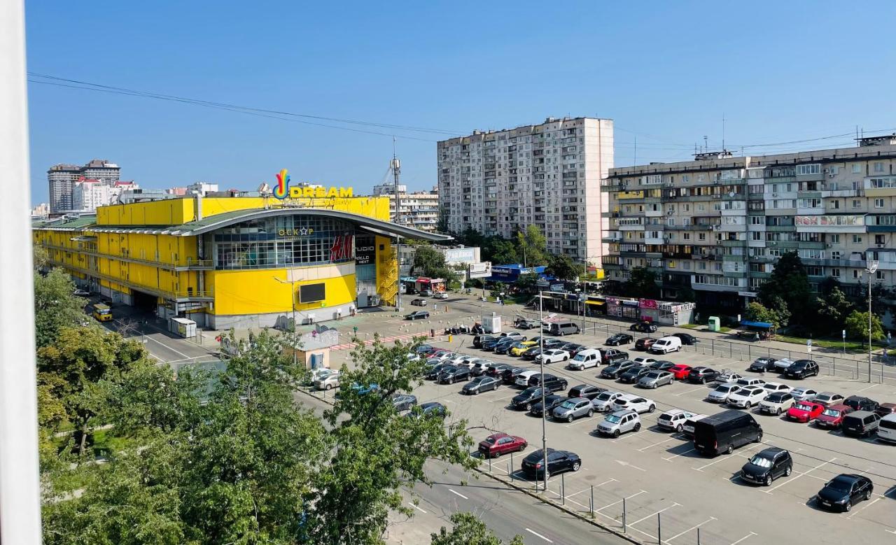 Квартира Напротив Дрим-Тауна 基輔 外观 照片